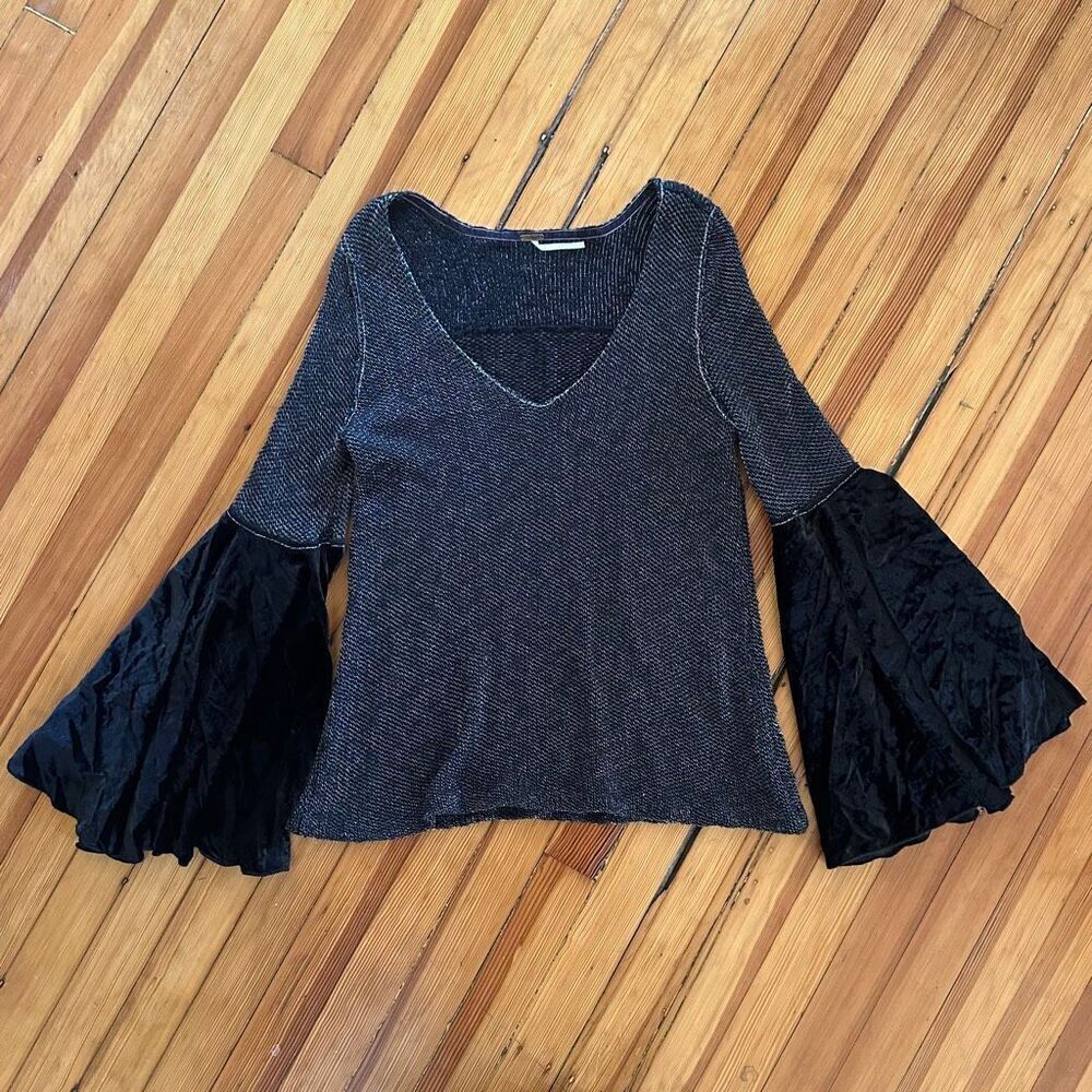 Free People Celestial Velvet Bell Sleeve Sweater in Black Size S NWOT - Picture 2 of 7
